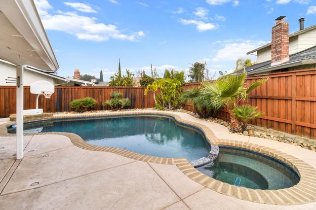 5200 Vista Del Oro Way, Fair Oaks, CA 95628