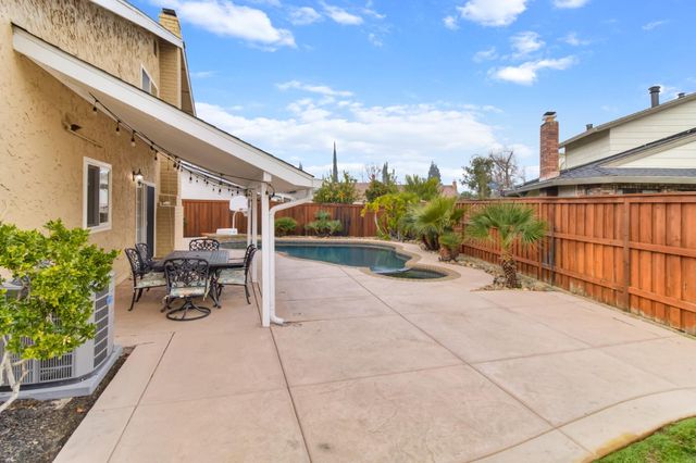 5200 Vista Del Oro Way, Fair Oaks, CA 95628