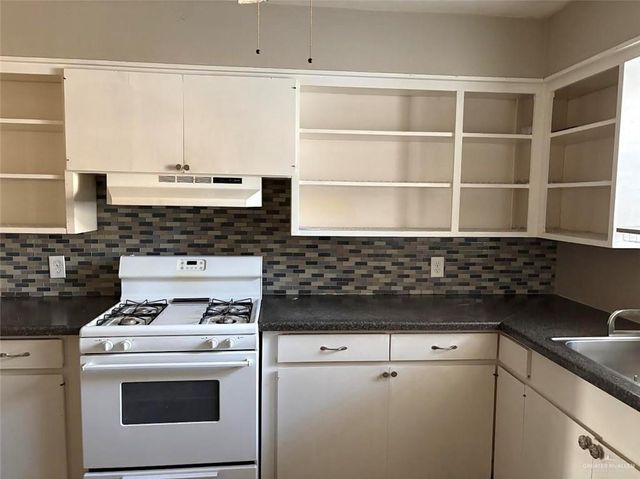 1805 N Cummings Avenue, Mission, TX 78572