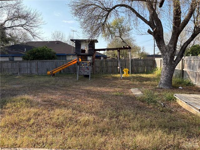 1805 N Cummings Avenue, Mission, TX 78572