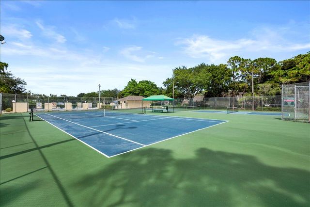 406 4th Terrace, Palm Beach Gardens, FL 33418