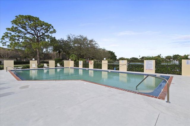 406 4th Terrace, Palm Beach Gardens, FL 33418