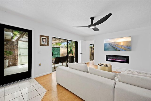 406 4th Terrace, Palm Beach Gardens, FL 33418