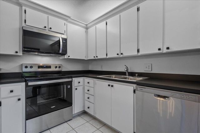 406 4th Terrace, Palm Beach Gardens, FL 33418