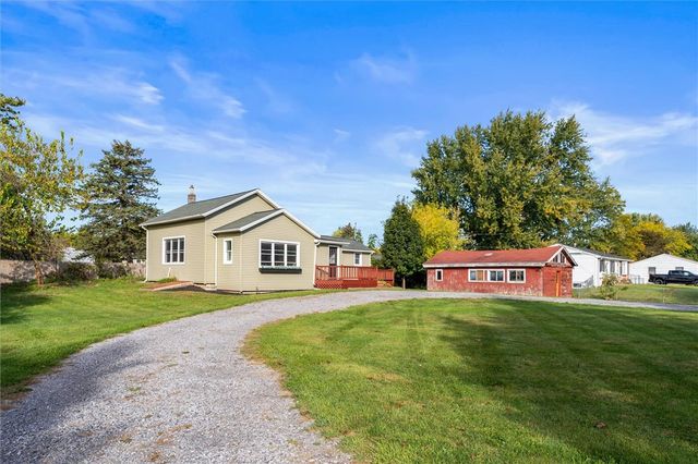 1236 Hook Rd, Farmington, NY 14425