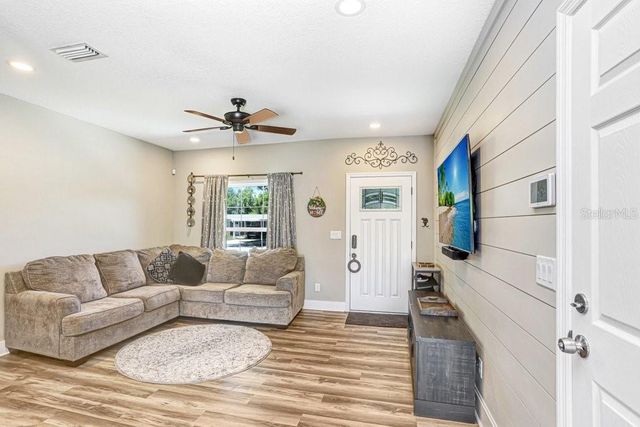 618 OAK RIDGE DRIVE, Brandon, FL 33510