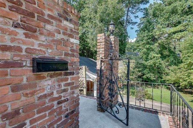 799 MARSTEVAN Drive 799 AND 801, Atlanta, GA 30306