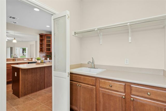 202 Palmetto DR, Georgetown, TX 78633