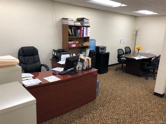 33 Great Neck Road, Great Neck, NY 11021