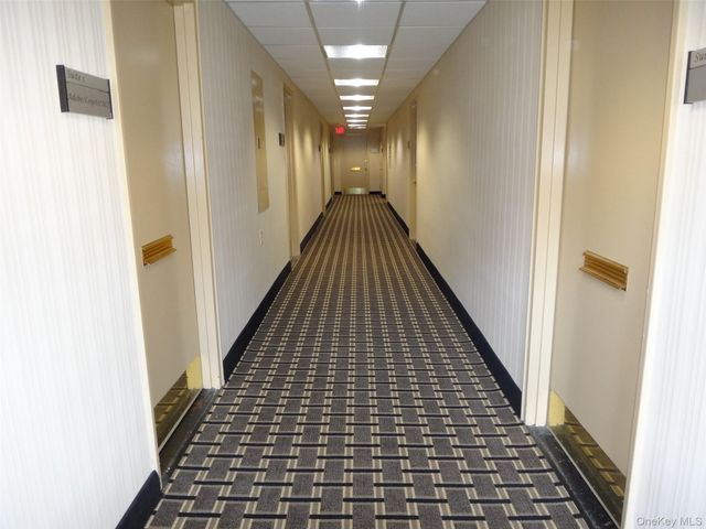 33 Great Neck Road, Great Neck, NY 11021