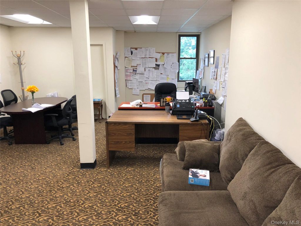 33 Great Neck Road, Great Neck, NY 11021