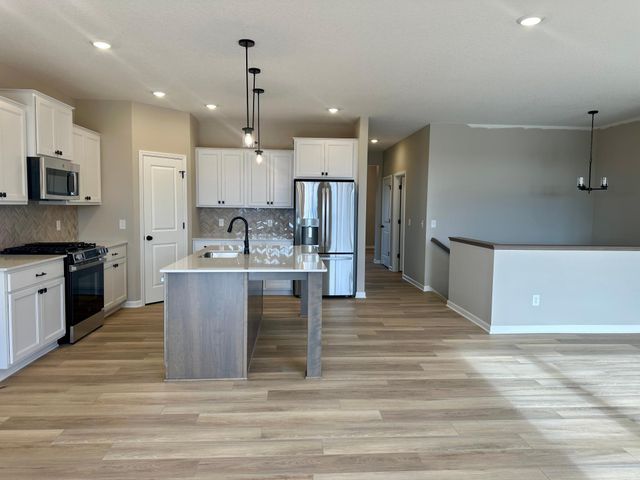 20045 Glarus Lane, Lakeville, MN 55044