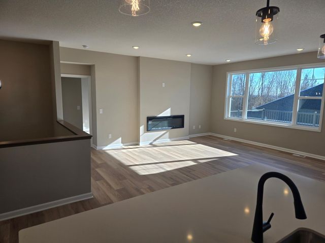 20045 Glarus Lane, Lakeville, MN 55044