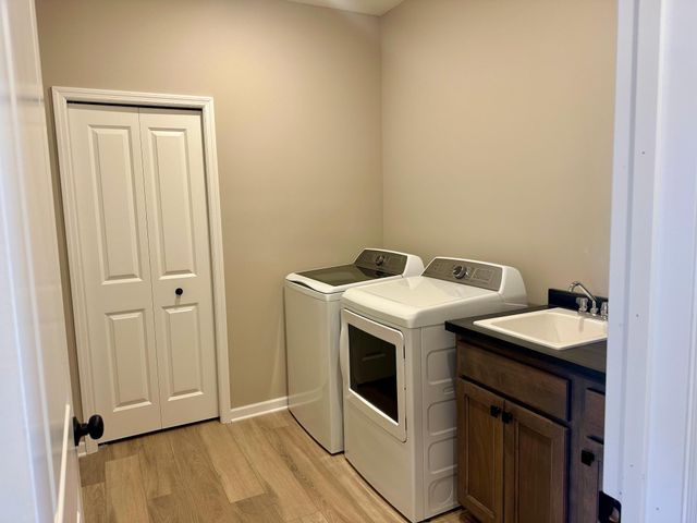 20045 Glarus Lane, Lakeville, MN 55044