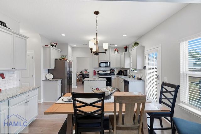 878 Fairview Drive NE, Hinesville, GA 31313