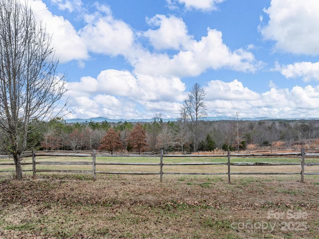 139 Clarkson Lane, Tryon, NC 28782