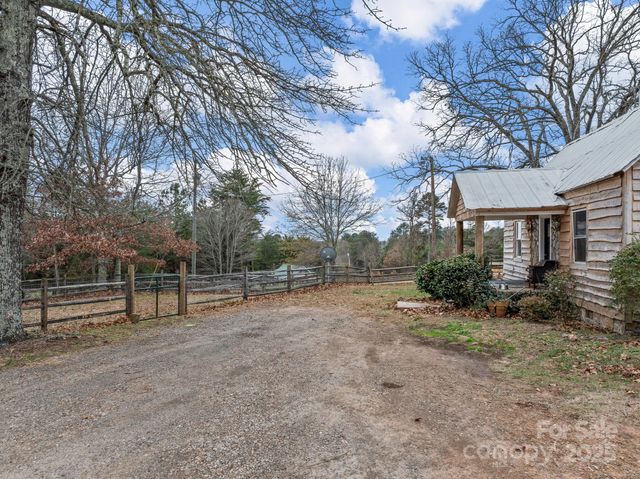 139 Clarkson Lane, Tryon, NC 28782