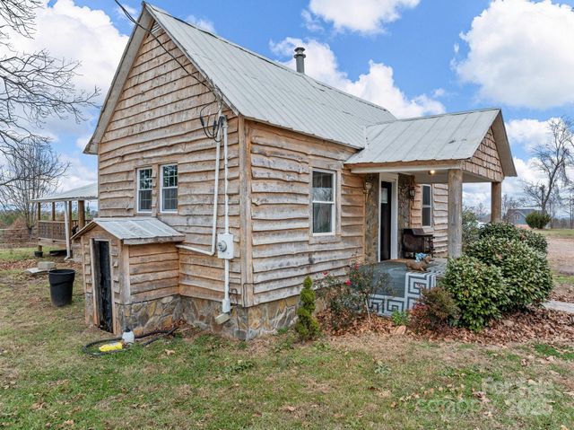 139 Clarkson Lane, Tryon, NC 28782