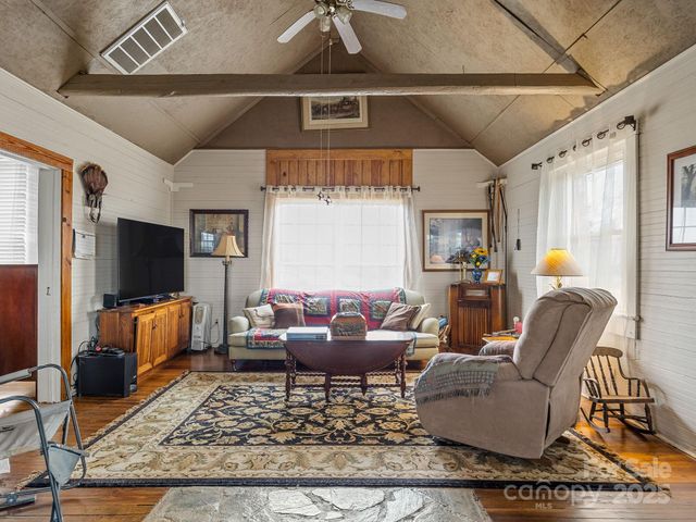 139 Clarkson Lane, Tryon, NC 28782