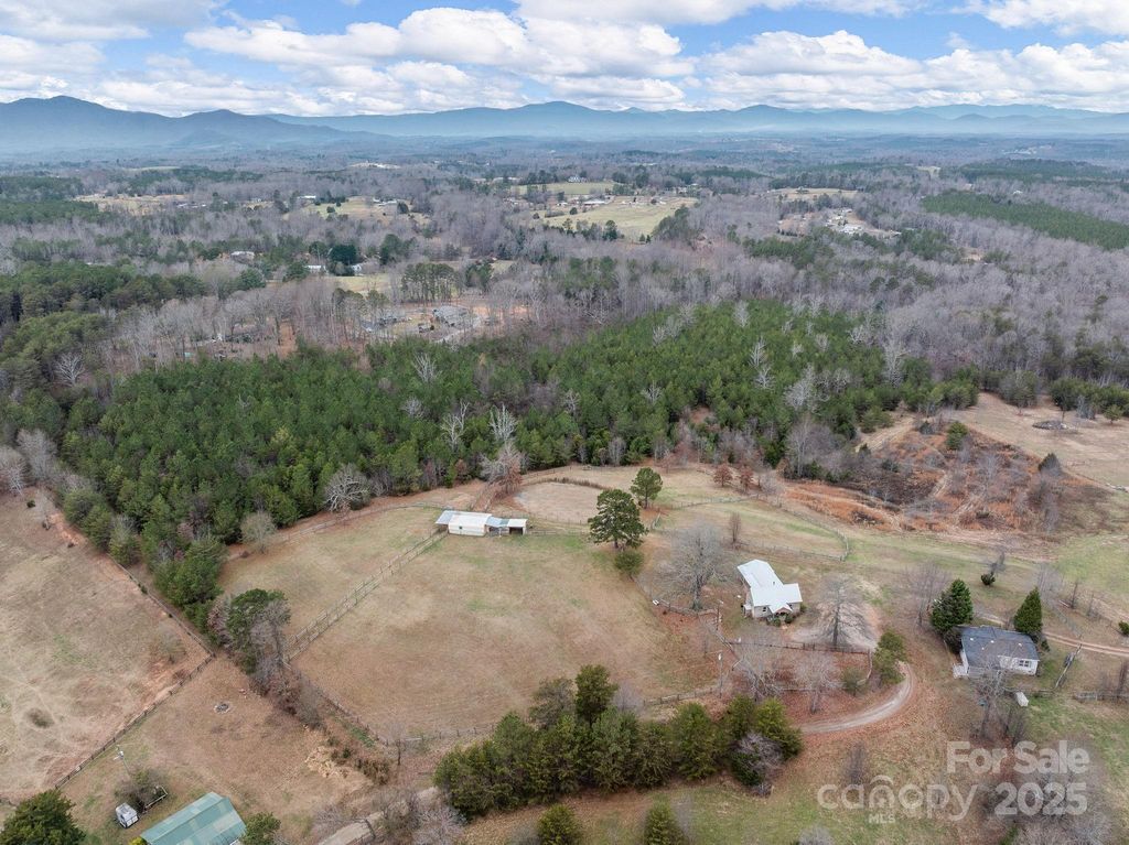 139 Clarkson Lane, Tryon, NC 28782