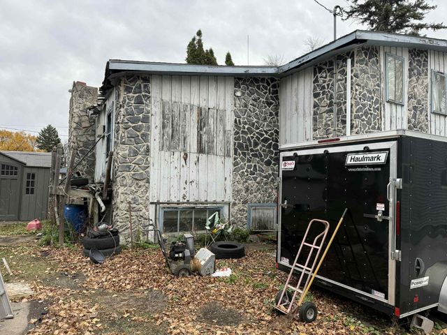 1637 10th Avenue S, Fargo, ND 58103