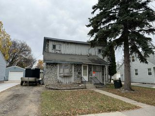 1637 10th Avenue S, Fargo, ND 58103