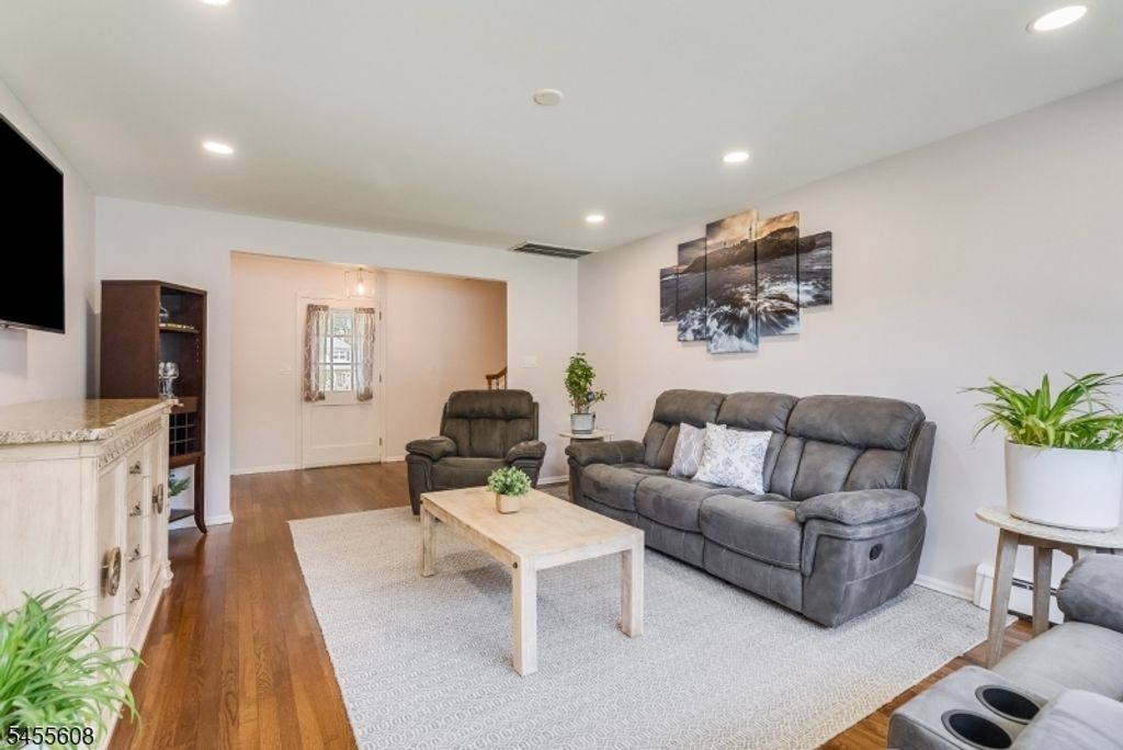 13 Gunther St, Mendham Boro, NJ 07945 — photo 4