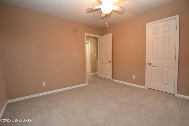 3702 Kramers Ln, Louisville, KY 40216