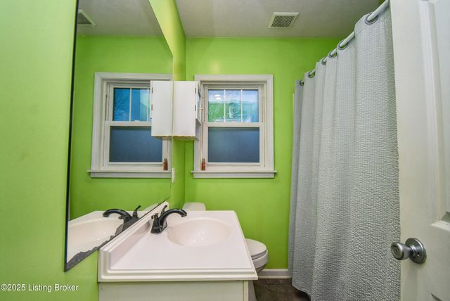 3702 Kramers Ln, Louisville, KY 40216