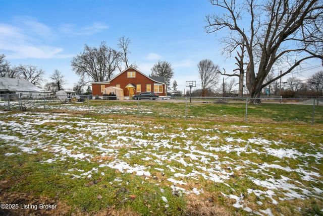 3702 Kramers Ln, Louisville, KY 40216