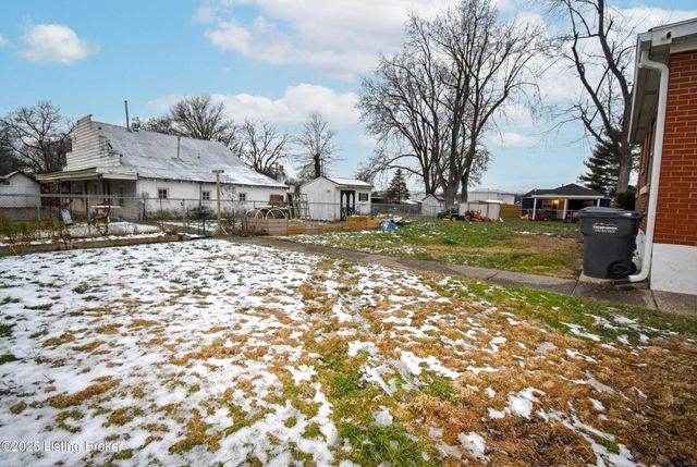 3702 Kramers Ln, Louisville, KY 40216