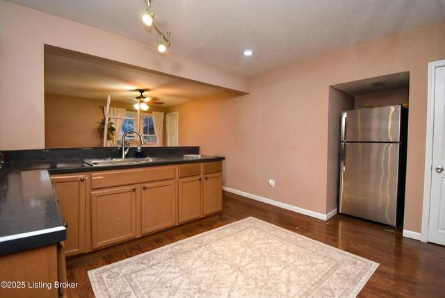 3702 Kramers Ln, Louisville, KY 40216