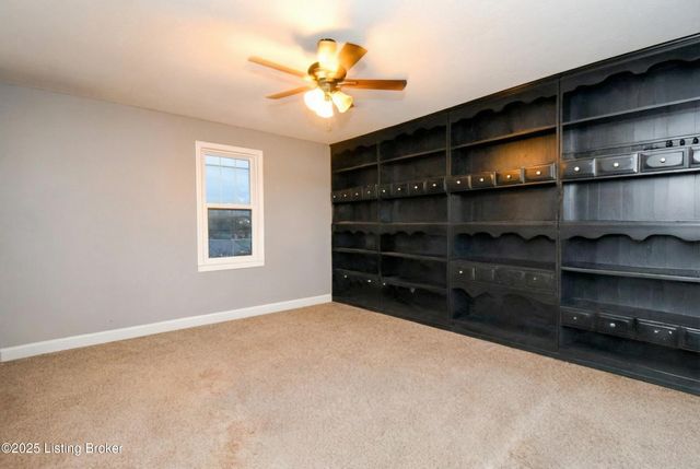 3702 Kramers Ln, Louisville, KY 40216