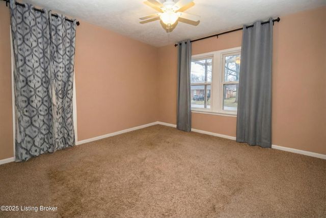 3702 Kramers Ln, Louisville, KY 40216