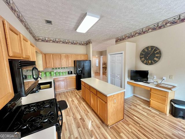 19 Meadow Crest Court, Powder Springs, GA 30127