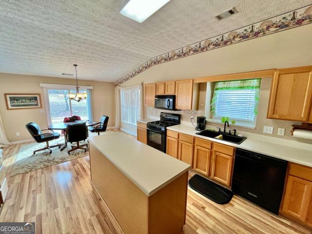 19 Meadow Crest Court, Powder Springs, GA 30127