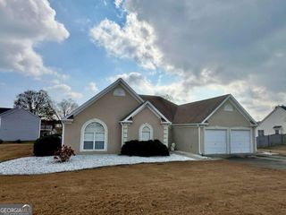 19 Meadow Crest Court, Powder Springs, GA 30127