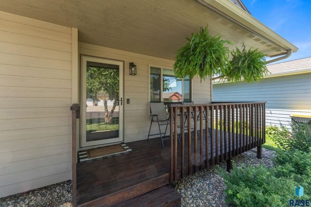 3709 W 90th St Street, Sioux Falls, SD 57108