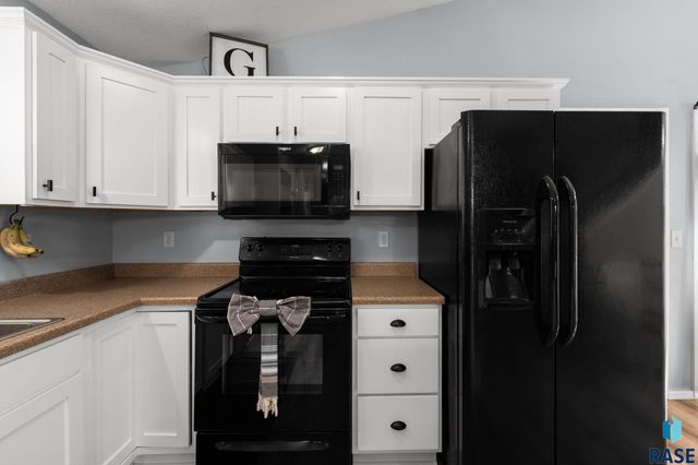 3709 W 90th St Street, Sioux Falls, SD 57108