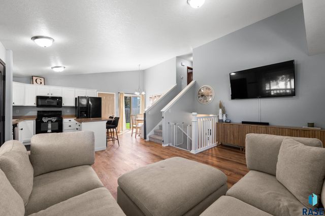 3709 W 90th St Street, Sioux Falls, SD 57108