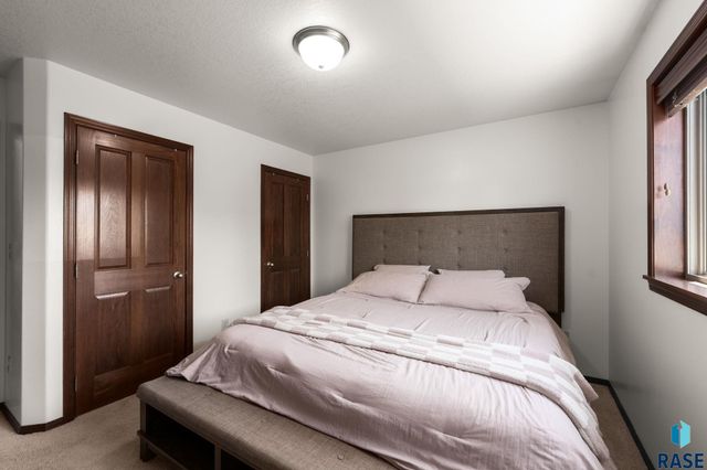 3709 W 90th St Street, Sioux Falls, SD 57108