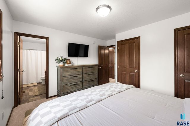 3709 W 90th St Street, Sioux Falls, SD 57108
