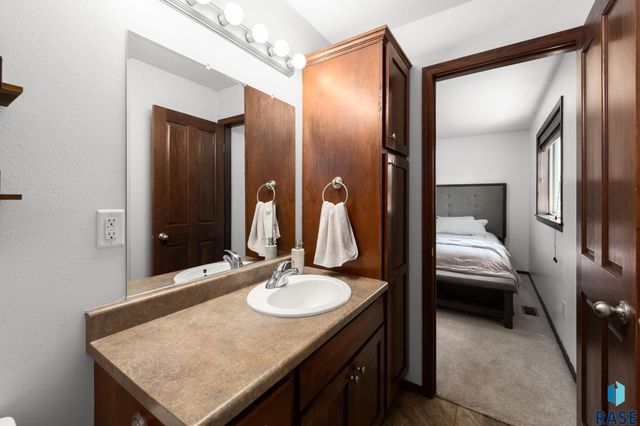 3709 W 90th St Street, Sioux Falls, SD 57108