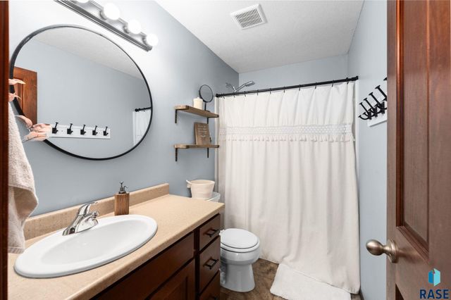 3709 W 90th St Street, Sioux Falls, SD 57108