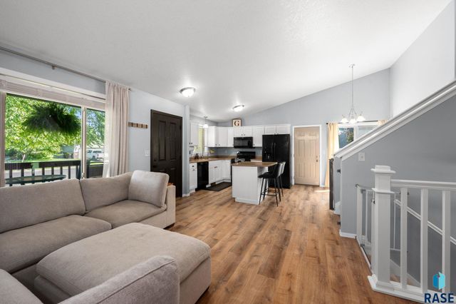 3709 W 90th St Street, Sioux Falls, SD 57108