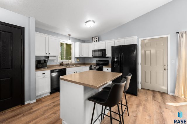 3709 W 90th St Street, Sioux Falls, SD 57108