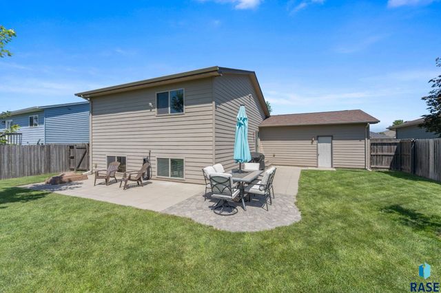 3709 W 90th St Street, Sioux Falls, SD 57108