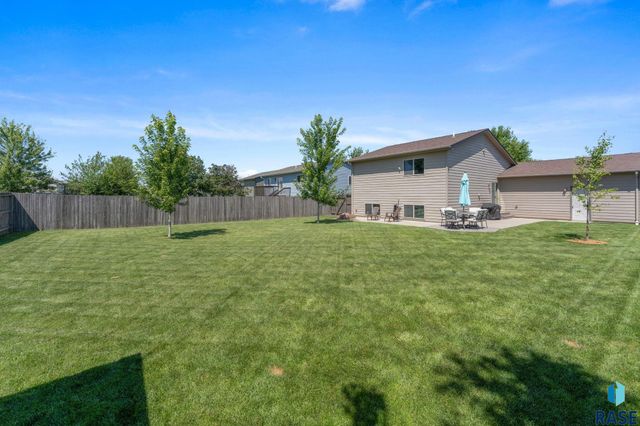 3709 W 90th St Street, Sioux Falls, SD 57108