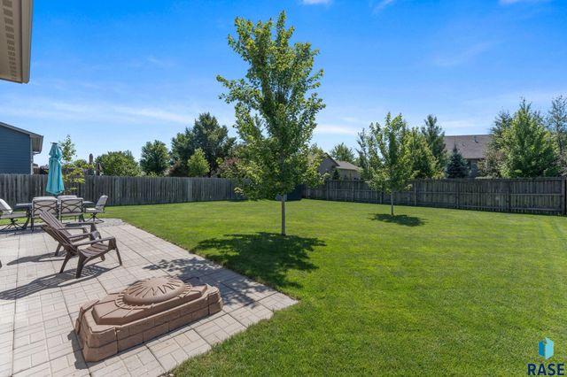 3709 W 90th St Street, Sioux Falls, SD 57108