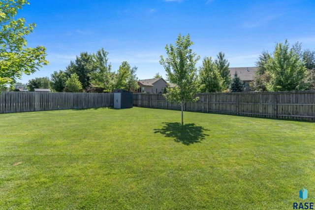 3709 W 90th St Street, Sioux Falls, SD 57108